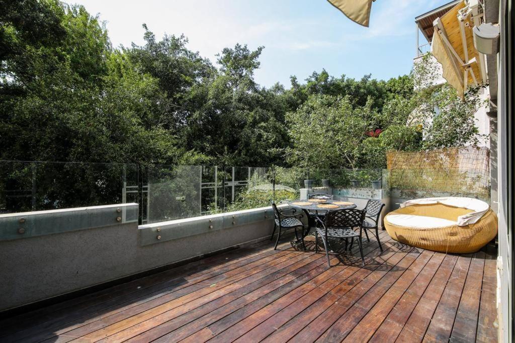 Renovated Penthouse Near Hayarkon Park - 3 Bedroom